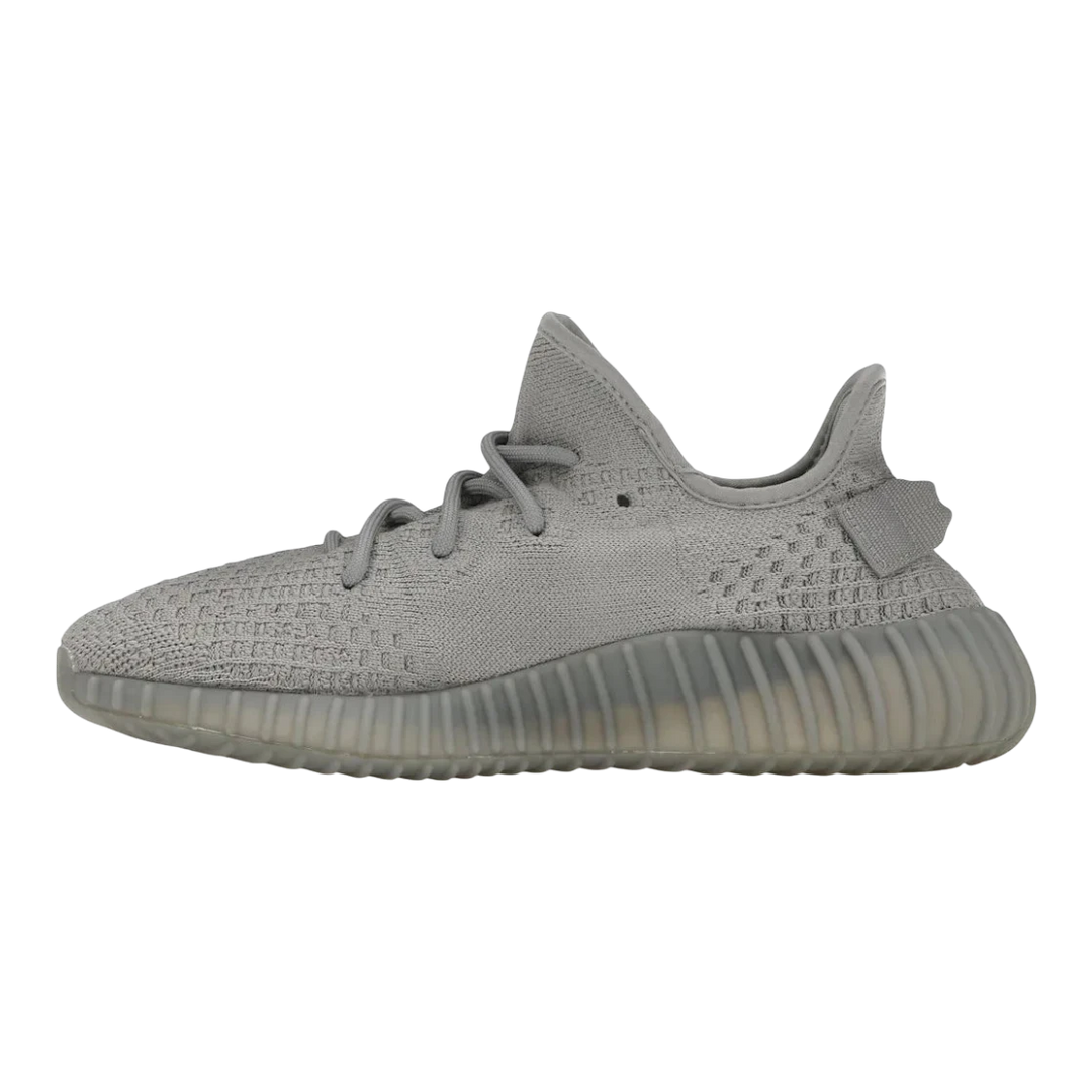 HypeSelection adidas Yeezy Boost 350 V2 Steel Grey, breathable Primeknit upper, translucent side stripe, Boost cushioning.