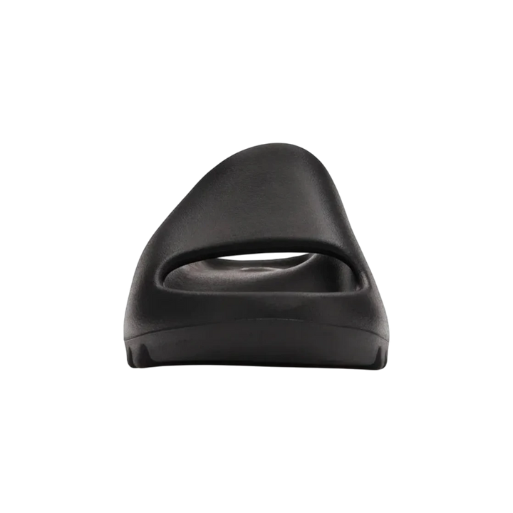 HypeSelection adidas Yeezy Slide Onyx black slip-on slides made of injected EVA foam with contoured footbed and serrated outsole.
