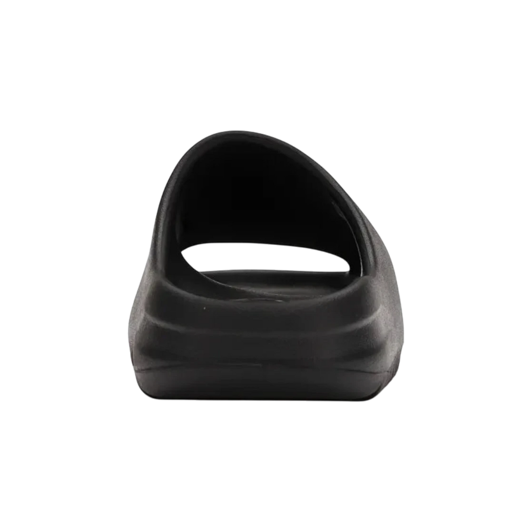 HypeSelection adidas Yeezy Slide Onyx black EVA foam slip-on sandal with contoured footbed and serrated outsole.