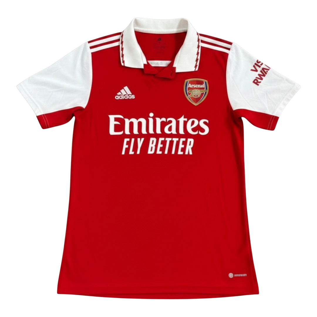 HypeSelection Vintage 2022-2023 Arsenal Home Shirt, red with white sleeves and collar, featuring Emirates Fly Better sponsor and Adidas logo.