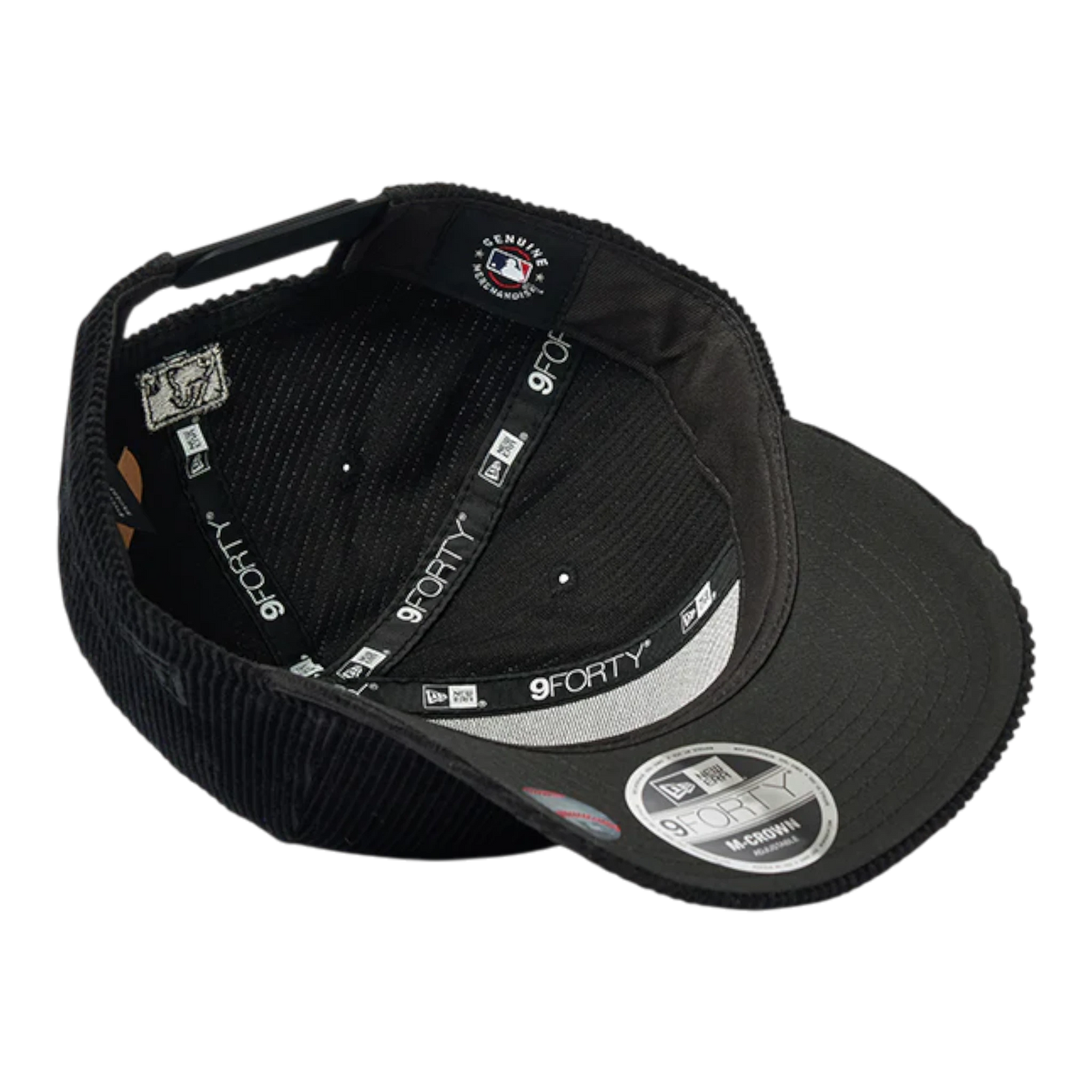 HypeSelection black corduroy 9FORTY M-Crown snapback cap with embroidered Chicago White Sox logo.