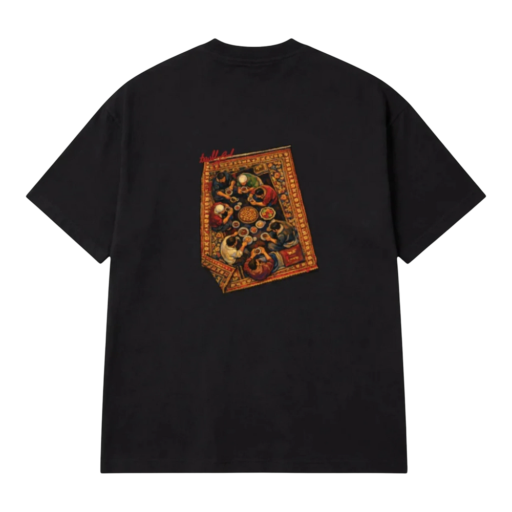 HypeSelection black cotton t-shirt with a graphic print of people sharing a meal on a rug.