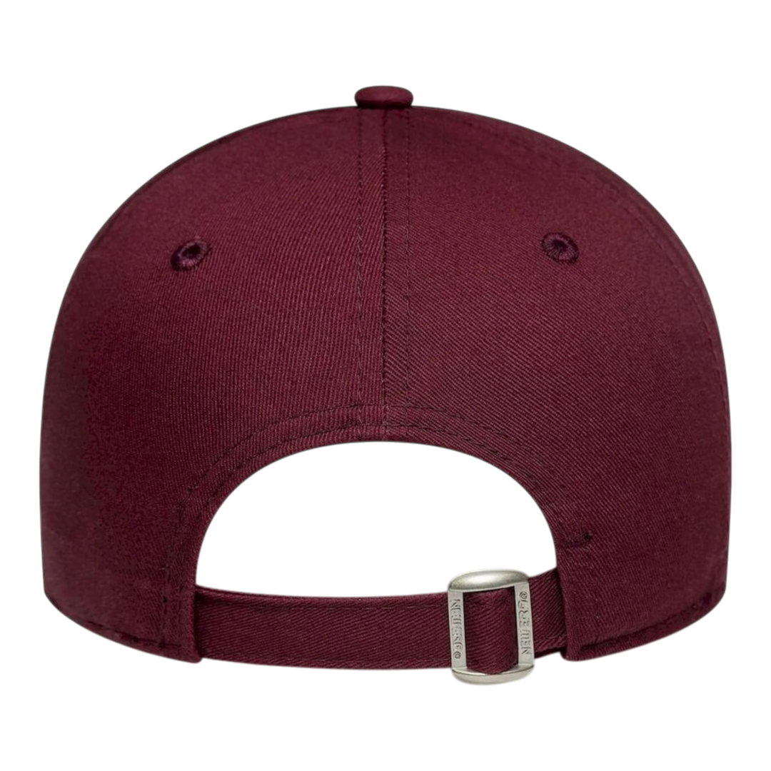 HypeSelection burgundy cotton twill baseball cap with adjustable strap and curved visor.