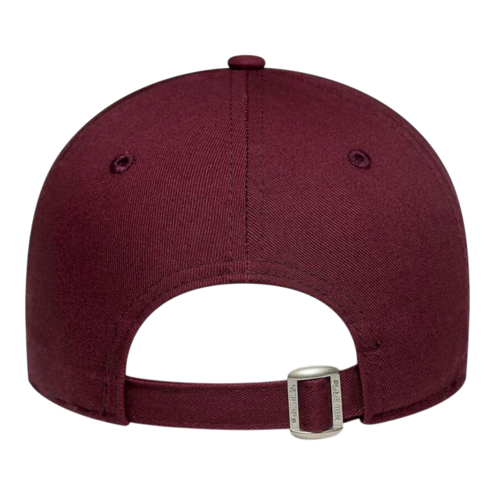 HypeSelection burgundy cotton twill baseball cap with adjustable strap and curved visor.