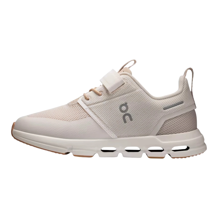 HypeSelection Cloud Play Kids Dew Lark light beige mesh sneakers with velcro strap and signature logo.