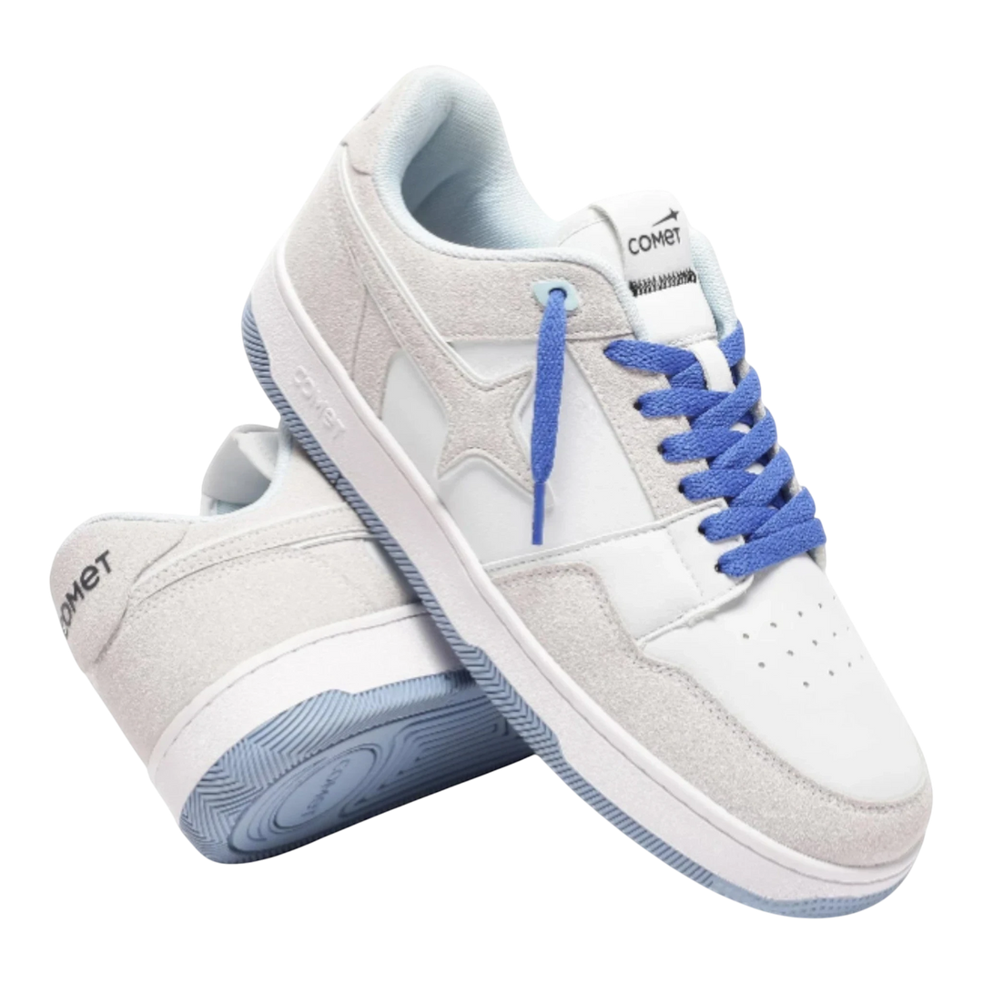 HypeSelection Comet X Lows Snow sneakers in white, beige, and pink with blue laces. Microfiber and suede upper with a rubber sole.