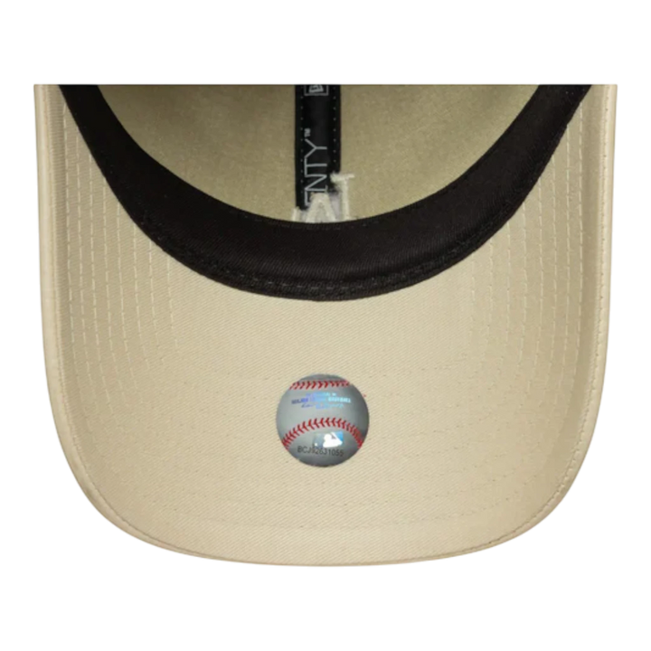 HypeSelection New Era light beige 100% cotton 9TWENTY Los Angeles Dodgers cap with embroidered logo and MLB authenticity sticker.