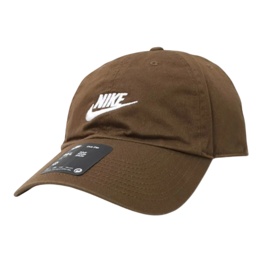 HypeSelection brown 100% cotton Nike Futura cap with embroidered white logo and curved brim.