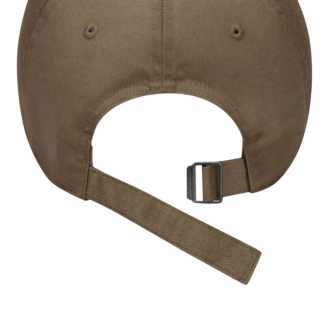HypeSelection Nike Futura Cap in brown cotton, featuring an adjustable strap and classic six-panel design.