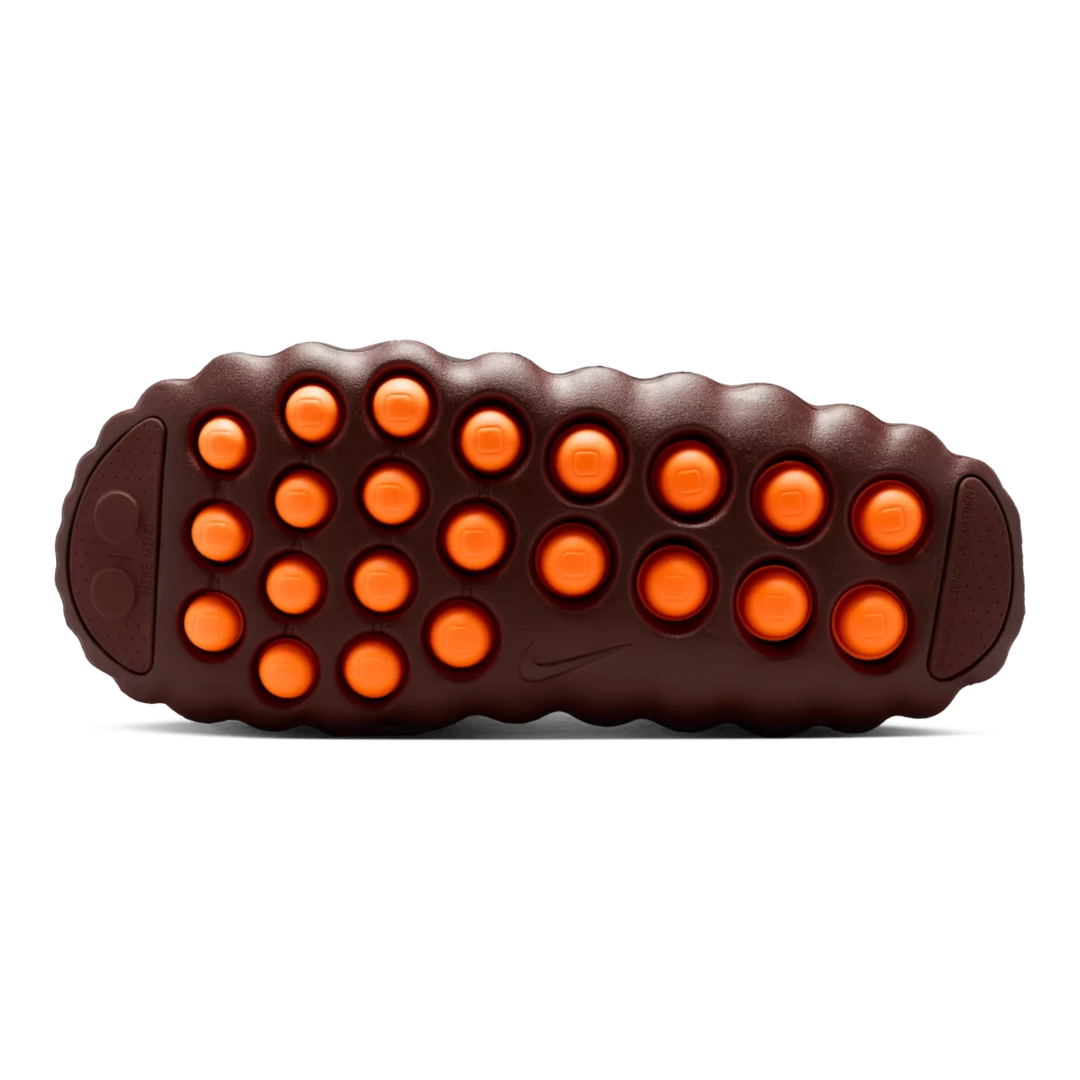 HypeSelection Nike Mind 001 Flyknit slide outsole featuring 22 anatomically mapped Total Orange foam pressure nodes.