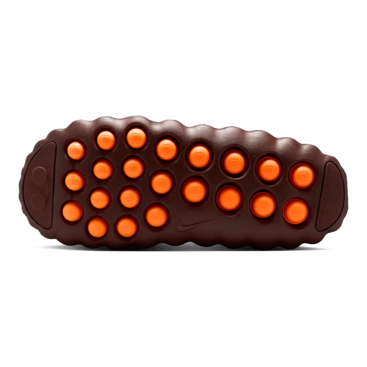 HypeSelection Nike Mind 001 Flyknit slide outsole featuring 22 anatomically mapped Total Orange foam pressure nodes.