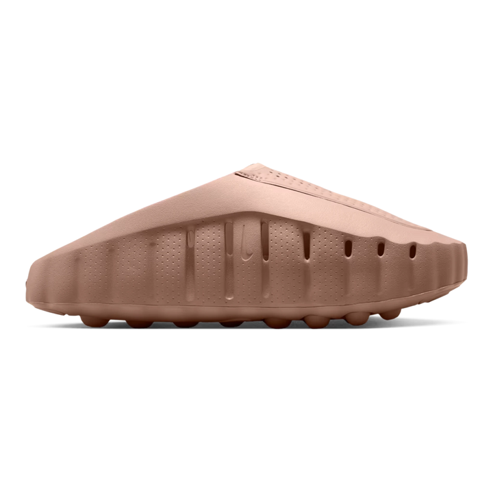 HypeSelection Nike Mind 001 slide in hemp and sanddrift featuring a sculpted silhouette and responsive underfoot nodes.