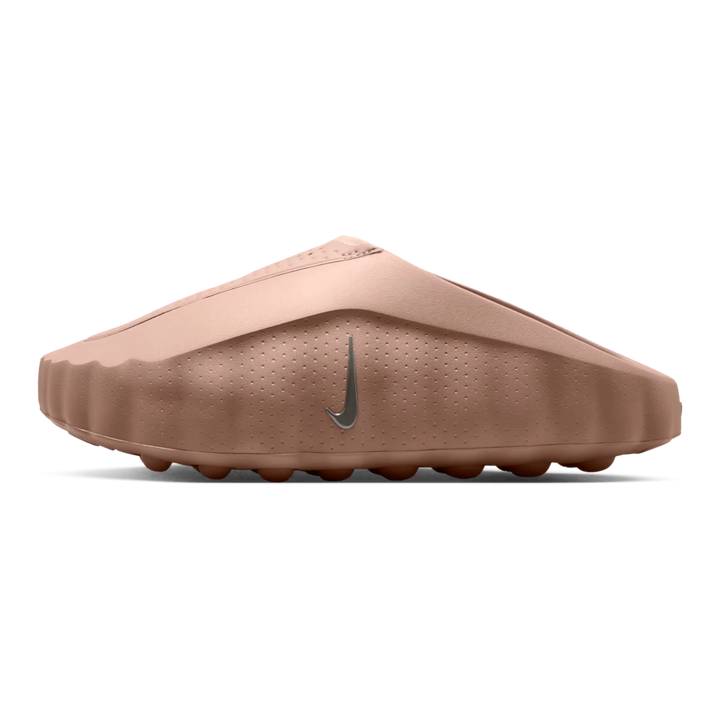 HypeSelection Nike Mind 001 slide in hemp and sanddrift featuring a sculpted silhouette and sensory underfoot nodes.