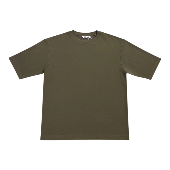 HypeSelection olive green AIRism cotton blend oversized t-shirt for men with half sleeves and a relaxed fit.