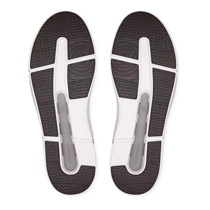 HypeSelection On Cloud THE ROGER Advantage sneaker outsoles in white and ore with CloudTec cushioning and Speedboard