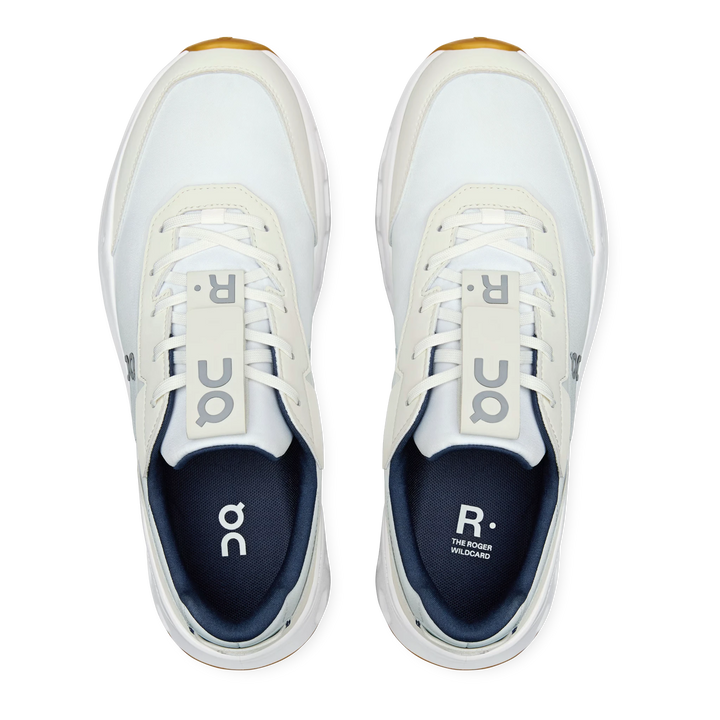 HypeSelection On Cloud THE ROGER Wildcard sneakers in white and midnight blue with a top-down view of the tennis shoes.