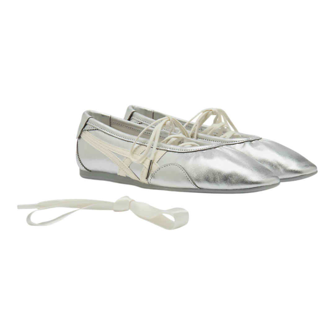 HypeSelection Onitsuka Tiger GYMNARINA ballet-inspired sneakers in silver and cream leather with flat and satin laces.