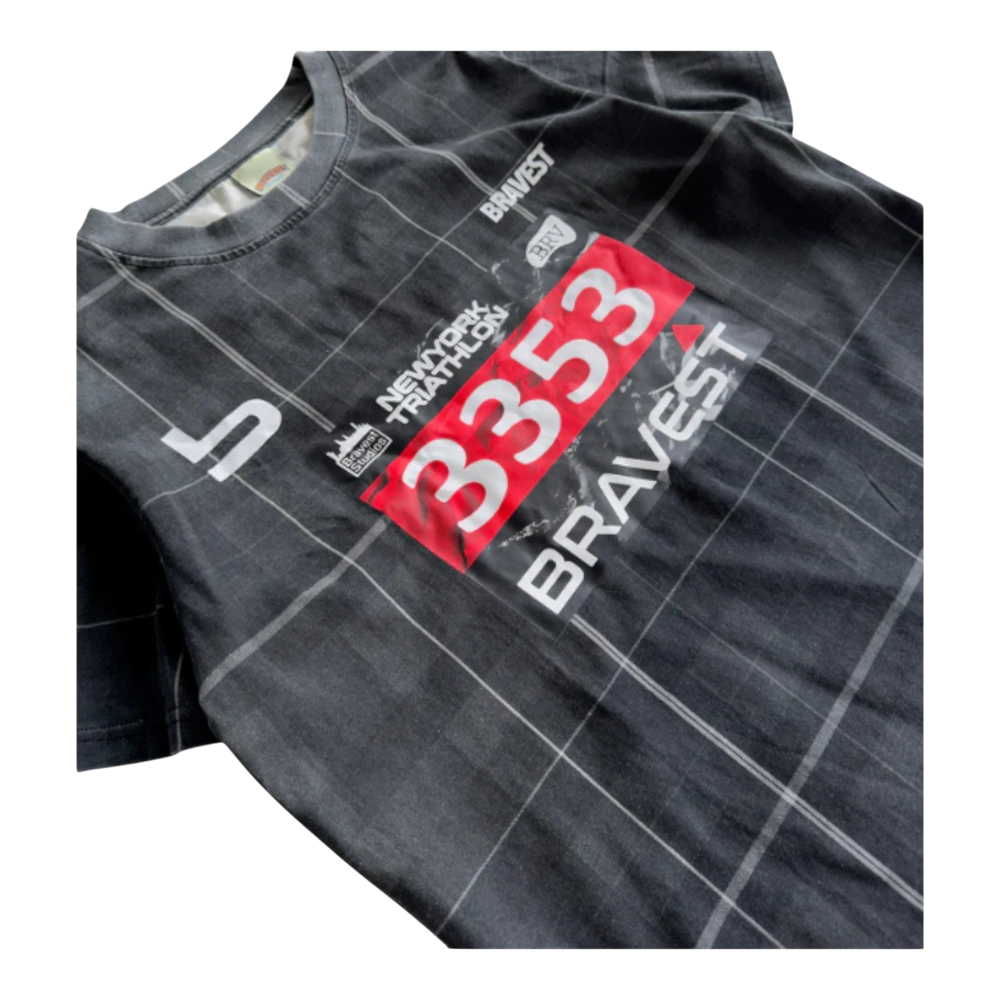 HypeSelection grey plaid cotton t-shirt with contrasting thermal sleeves and bold graphic print.