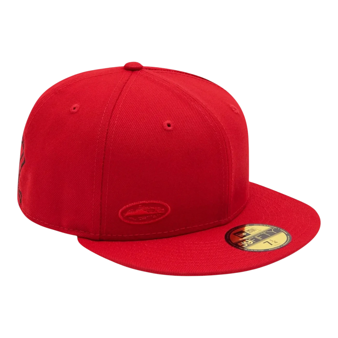 HypeSelection red cotton baseball cap with flat brim and embroidered logo detail.