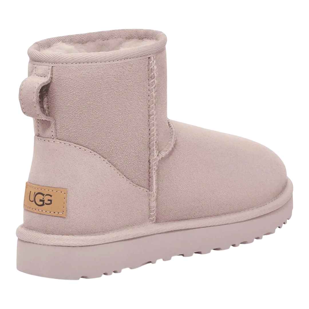 HypeSelection UGG Classic Mini II boot in pale smoke, crafted from twinface sheepskin and suede with a Treadlite outsole.
