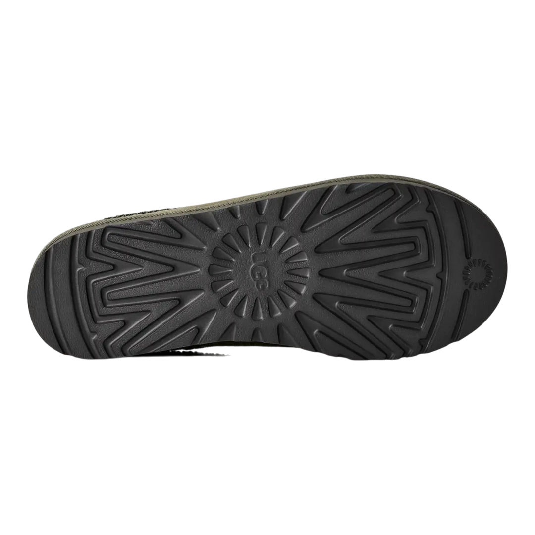 HypeSelection UGG Tasman II slipper showing the durable black sugarcane EVA outsole with signature tread pattern
