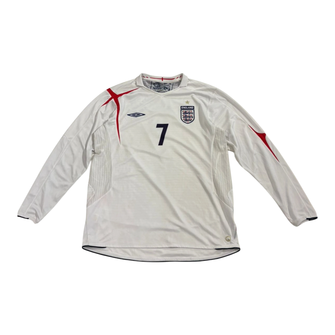 Vintage Umbro England long sleeve soccer jersey with number 7, white with red accents, Beckham edition.