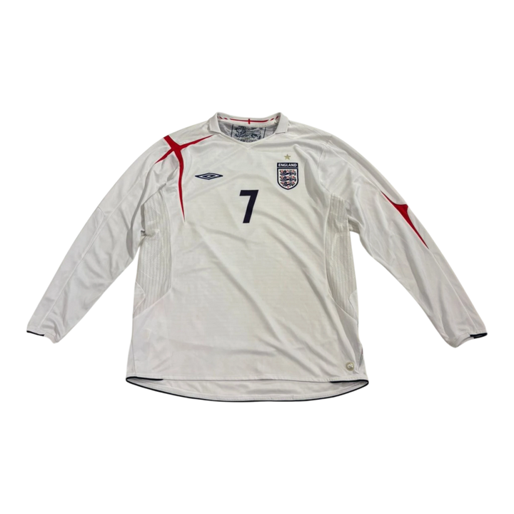 Vintage Umbro England long sleeve soccer jersey with number 7, white with red accents, Beckham edition.
