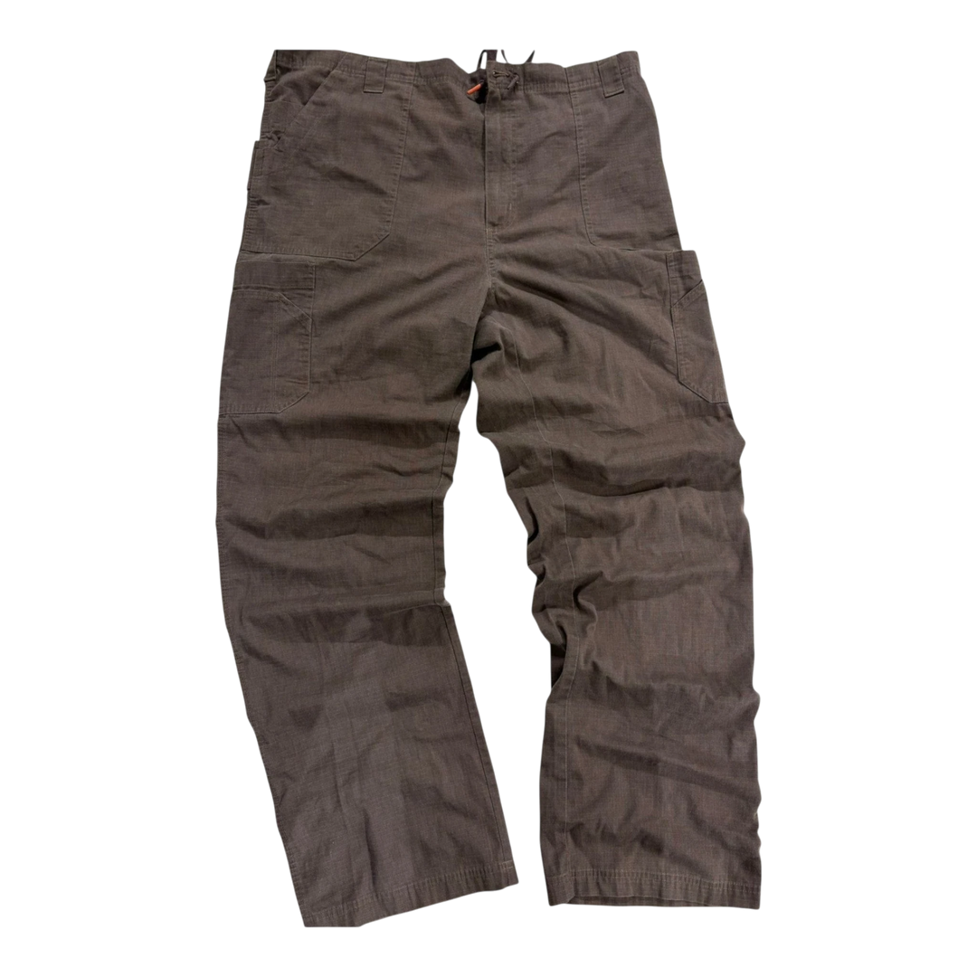 HypeSelection vintage brown relaxed fit cargo pants with drawstring waist and multiple pockets.