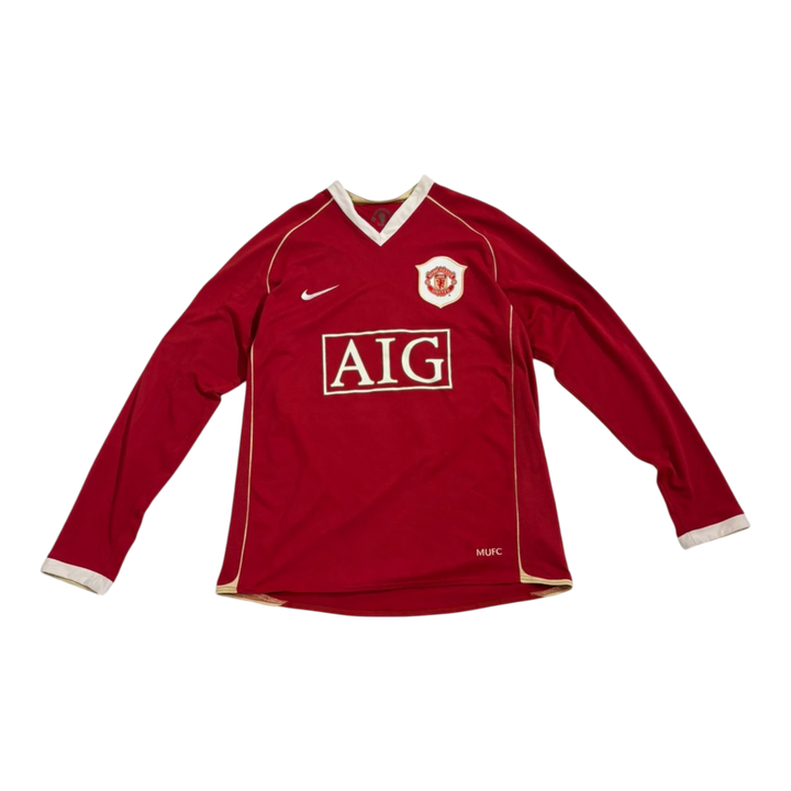 HypeSelection vintage red Nike Manchester United long-sleeve soccer jersey with AIG sponsor and MUFC detailing.