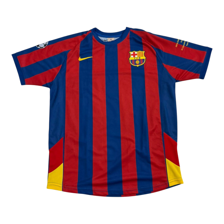 Vintage HypeSelection Nike Barcelona Ronaldinho jersey with red and blue stripes, FCB crest, and Nike swoosh.