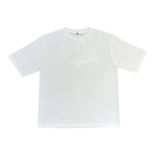 HypeSelection white AIRism cotton oversized t-shirt with half sleeves and a crew neck, featuring a relaxed fit and breathable fabric.