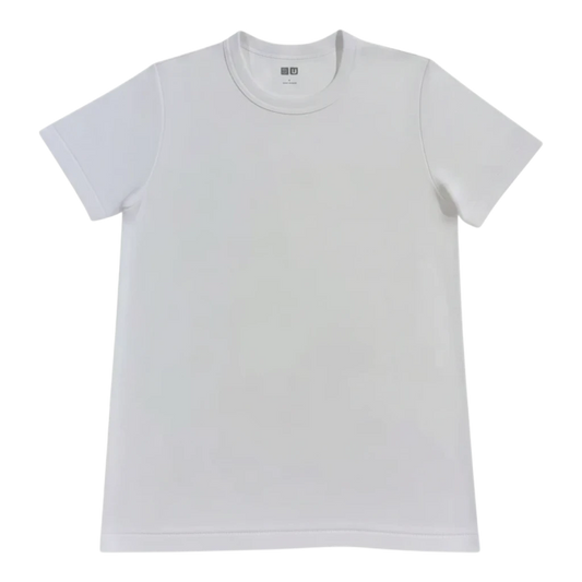HypeSelection white 100% cotton Uniqlo U crew neck t-shirt with a balanced regular fit and interlock-knit jersey construction.